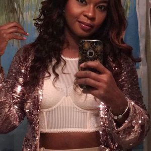 Meet your Posher, Val